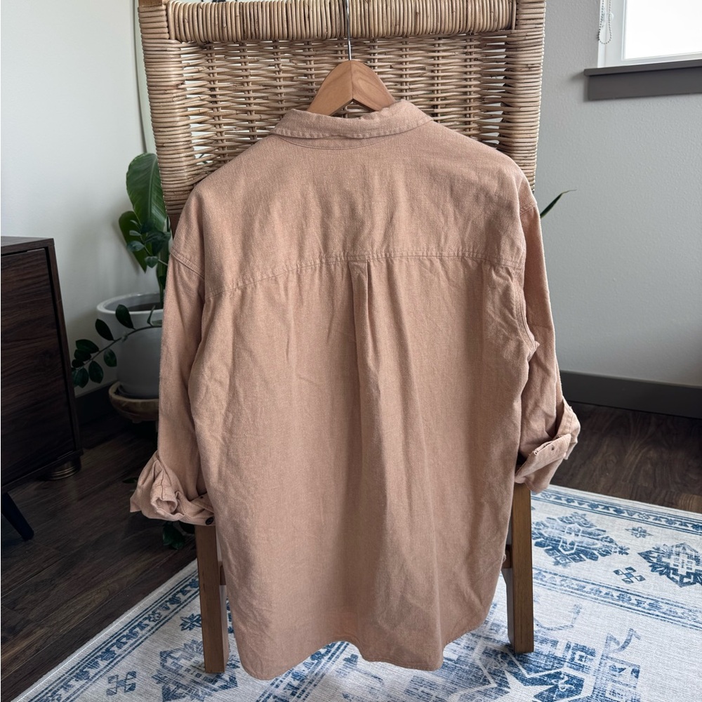oversized universal thread button down - Picture 2 of 4
